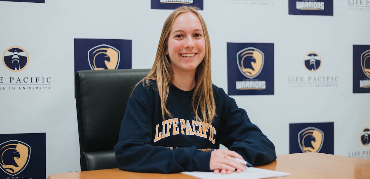 Daughter of Former Warrior Signs With Life Pacific